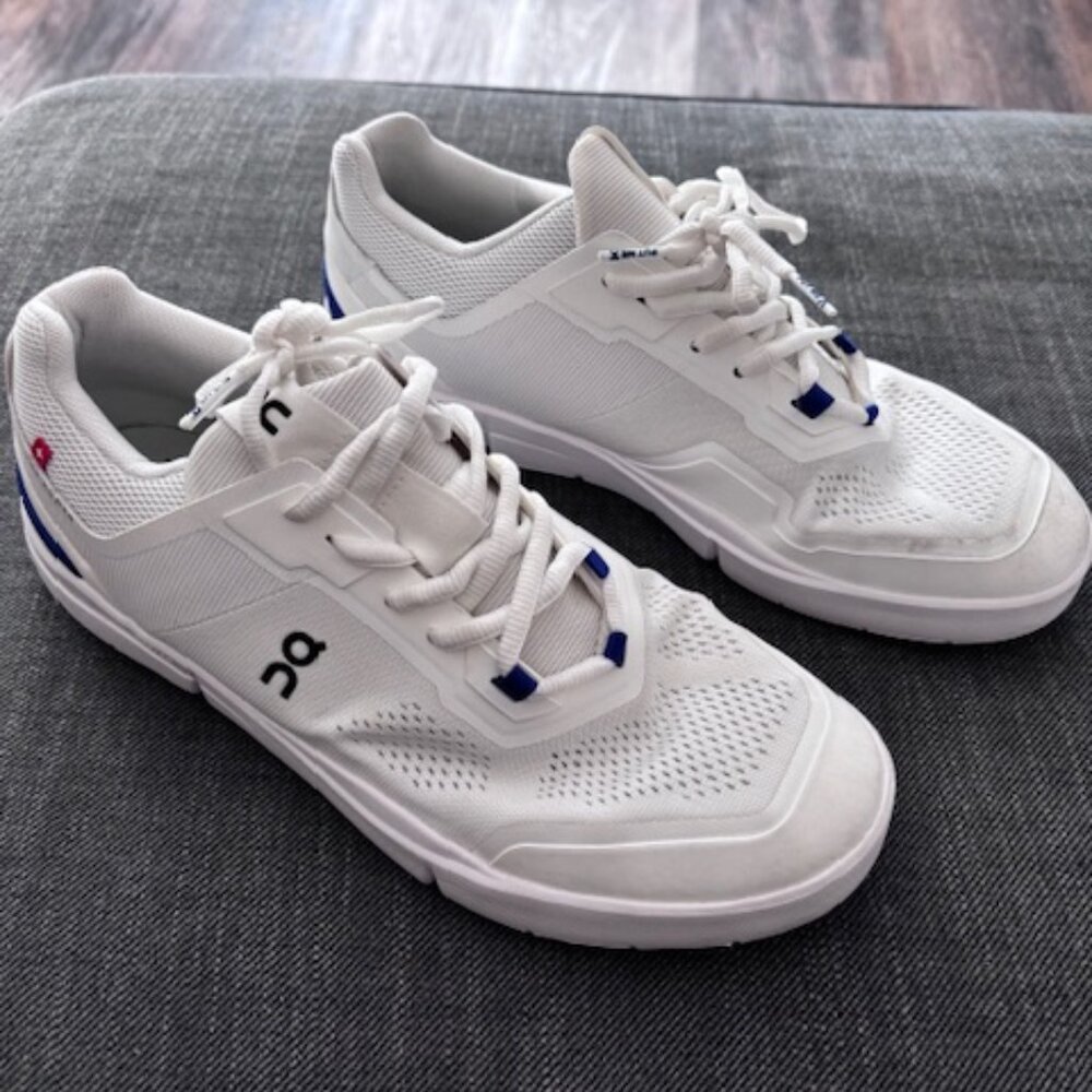 OnCloud - The Roger Sneaker. Women's 10. White and Blue.